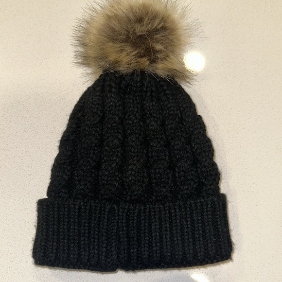 NWOT Simplicity Women\'s Winter Soft Knit Beanie Hat with Faux Fur Pom Poms OS